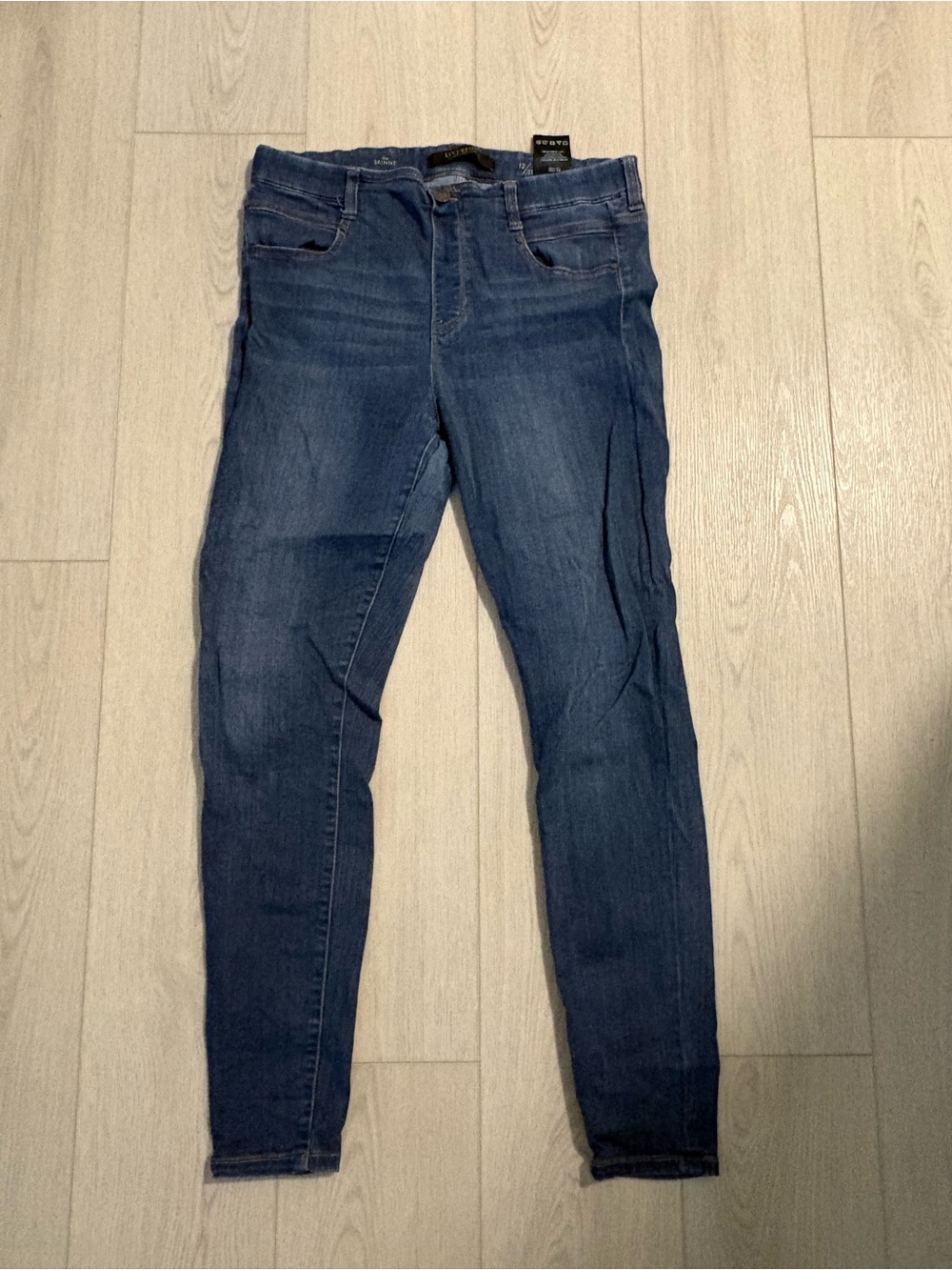 Classic Dark Blue Women’s Skinny Jeans